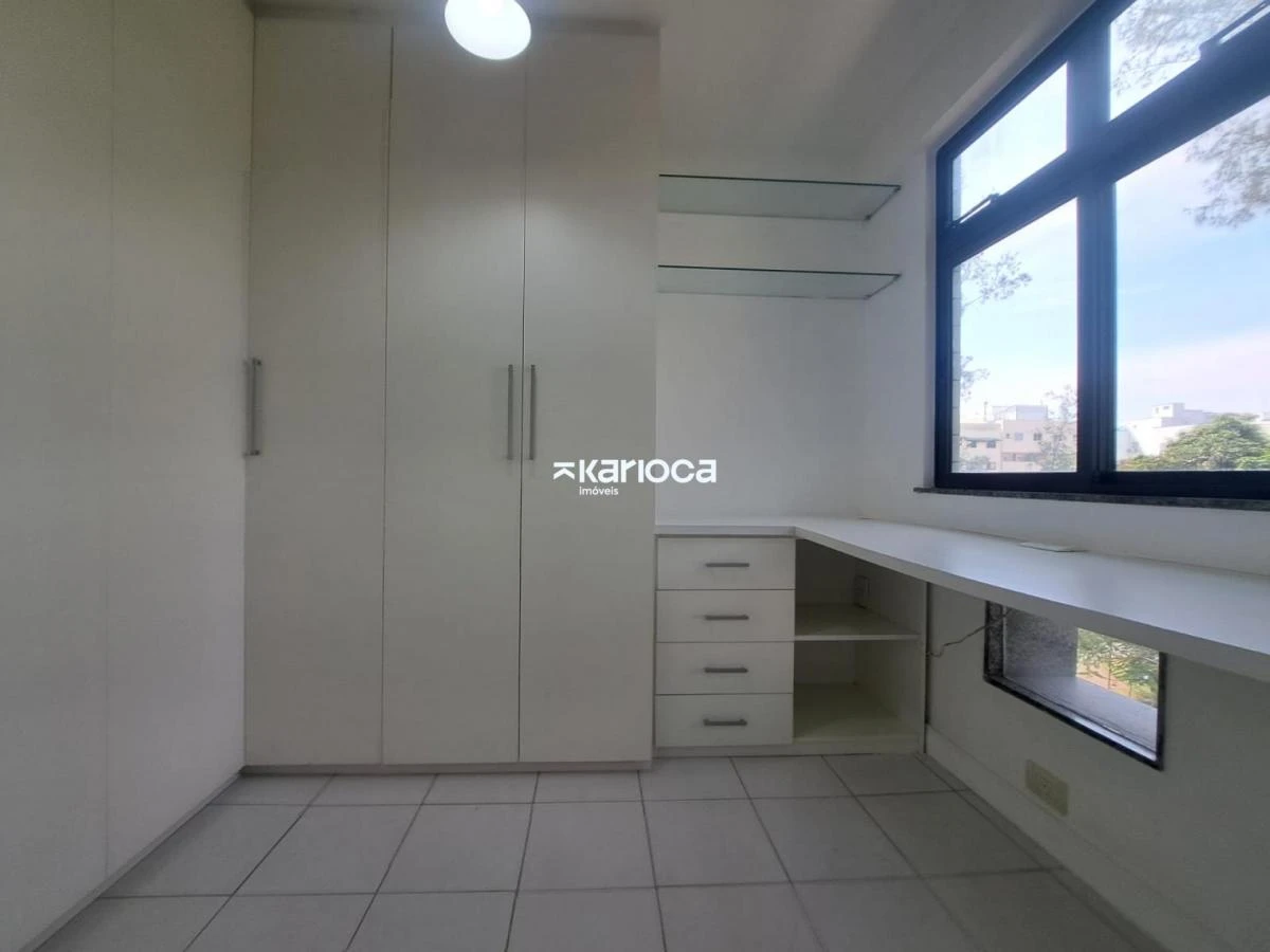 2-bedroom apartment with a glass-enclosed balcony — photo 16