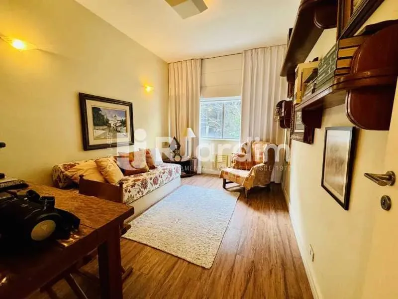 Residential apartment with 4 bedrooms and 4 bathrooms — photo 12