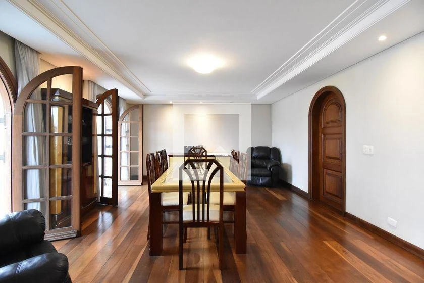 House with 5 bedrooms, gas stove and 650 m² — photo 7