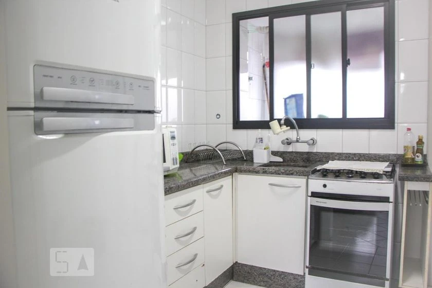 Furnished 3-bedroom apartment with 1 en-suite and balcony — photo 3