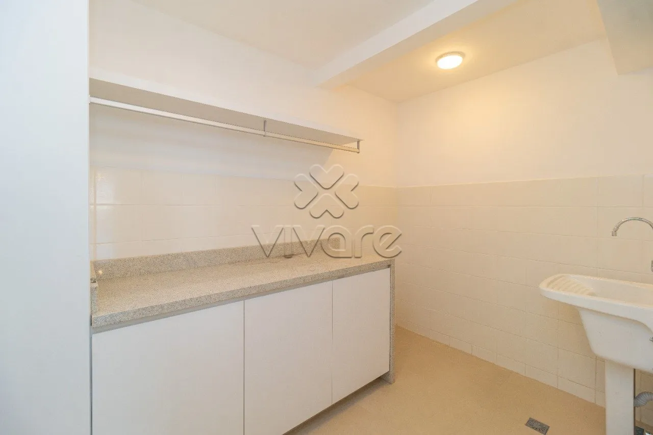 3-bedroom house with a washing machine — photo 10