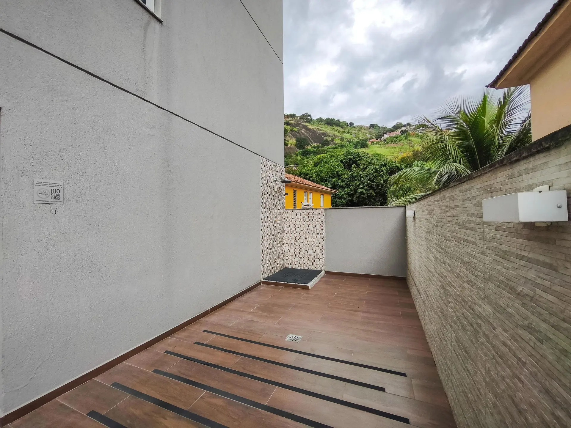 Furnished 2-bedroom apartment with private garden — photo 43