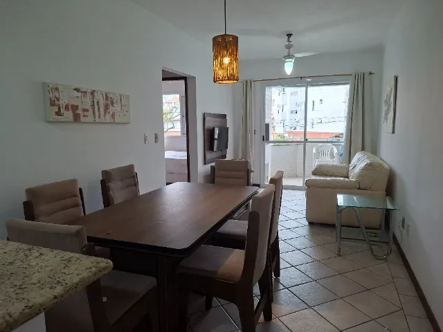 Furnished 2-bedroom apartment with open-plan kitchen