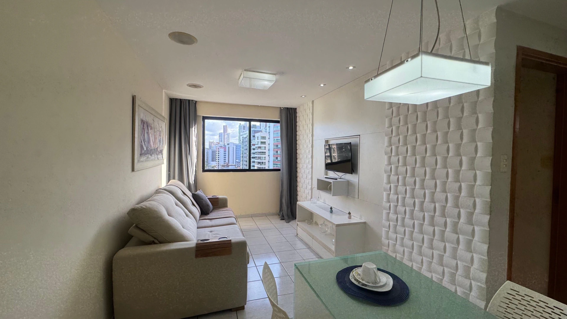 Furnished 1-bedroom apartment with a separate kitchen