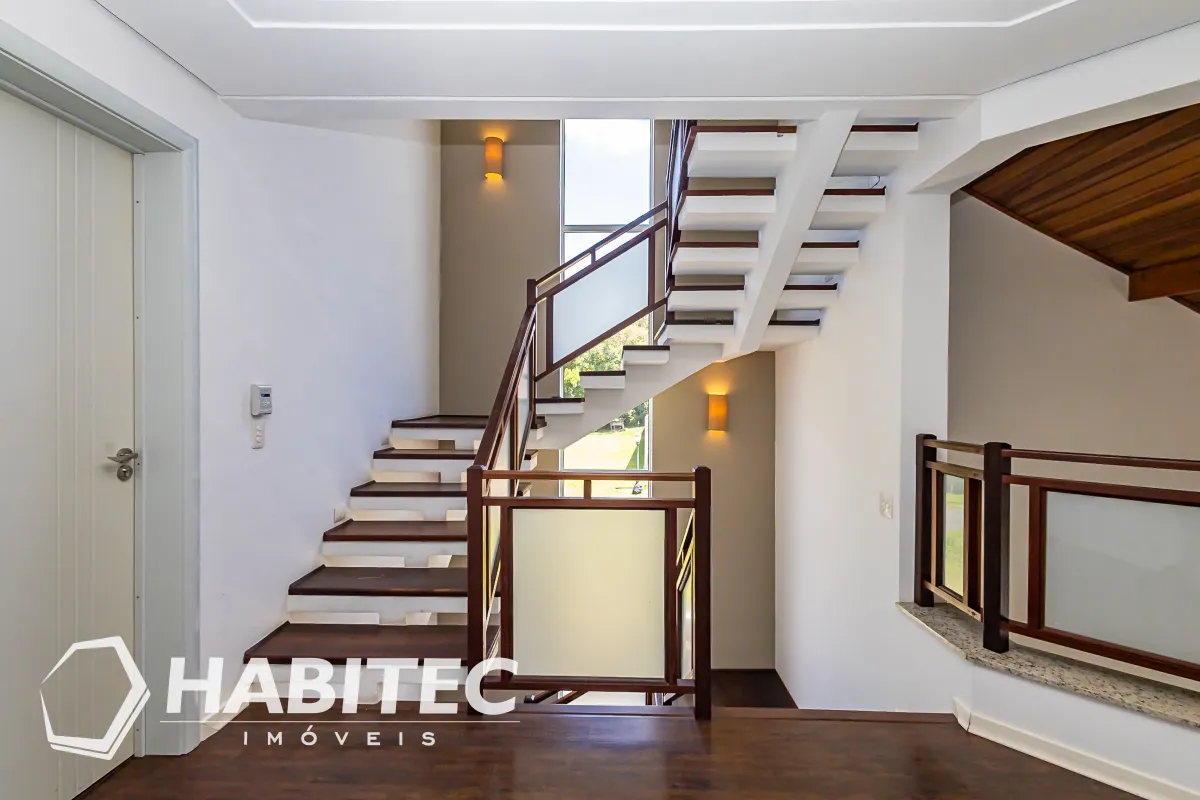 Residential house with 4 bedrooms and an integrated kitchen — photo 24