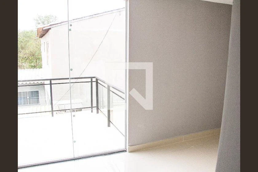 Rental house with 4 bedrooms and 250 m² open-plan kitchen — photo 28