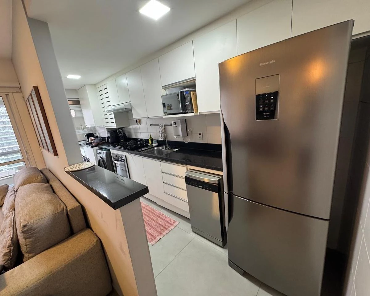 Furnished 3-bedroom apartment with open-plan kitchen — photo 20