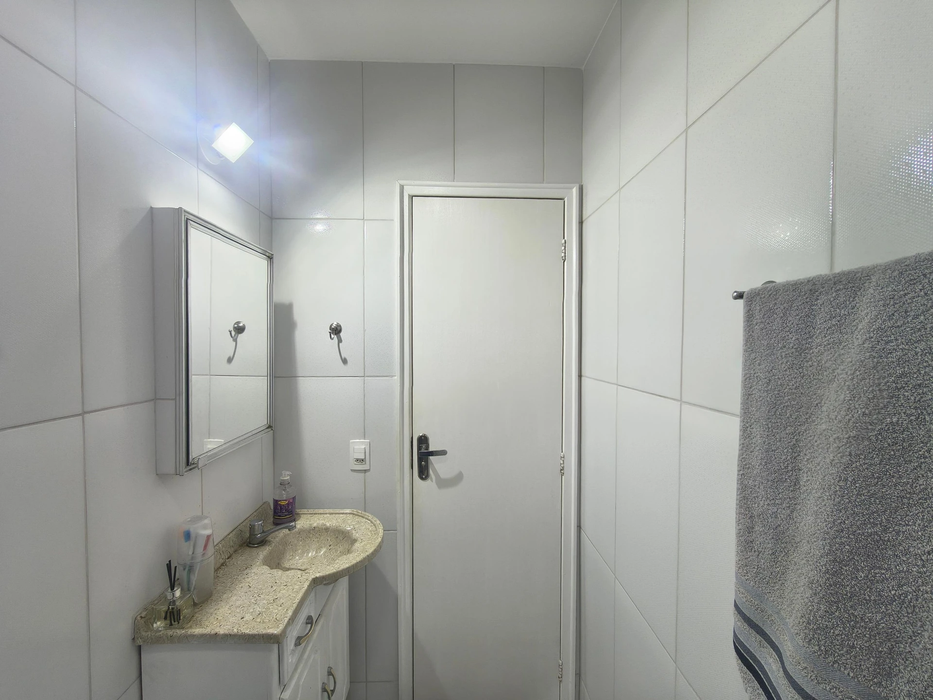 Apartment with 2 bedrooms and a balcony — photo 15
