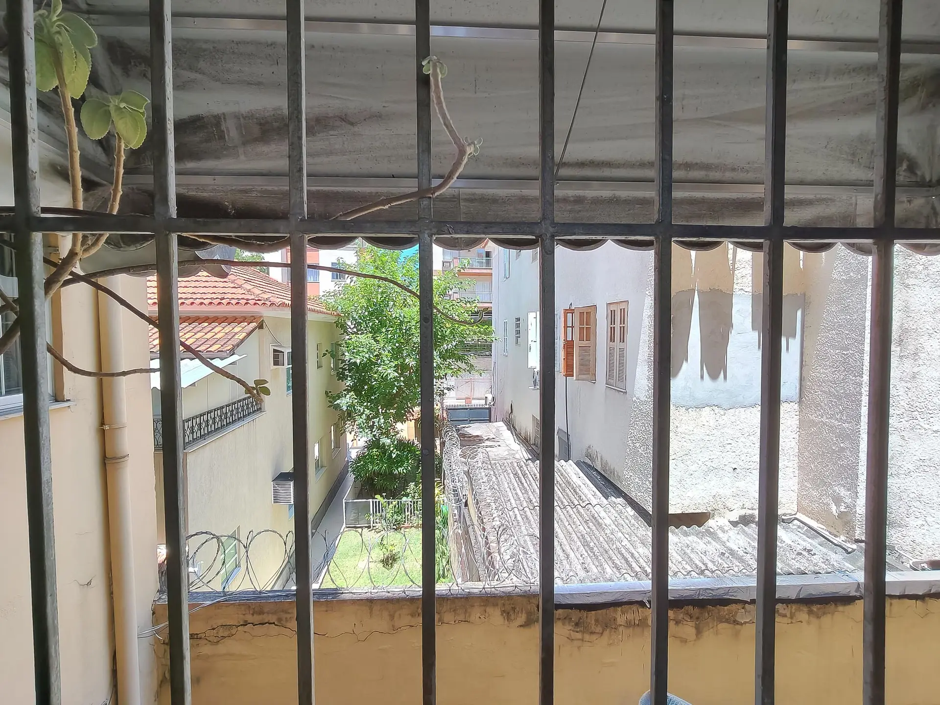 Furnished 3-bedroom apartment with 2 bathrooms — photo 45
