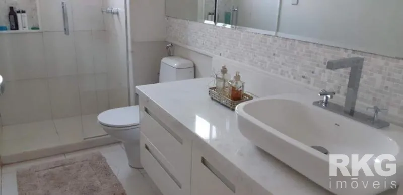 Unfurnished 4-bedroom apartment with 5 bathrooms — photo 6