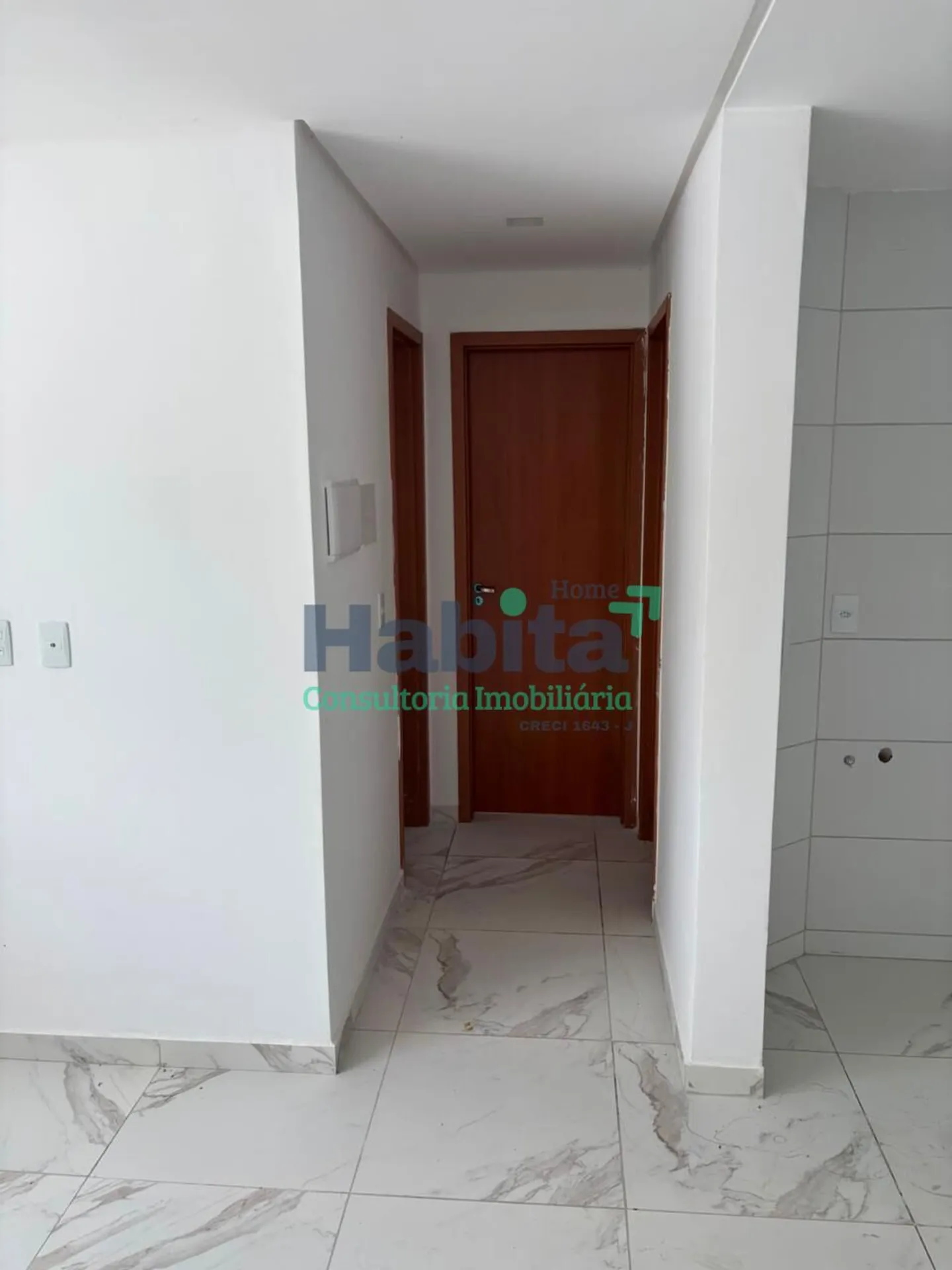 2-bedroom apartment with laundry area and suite — photo 10