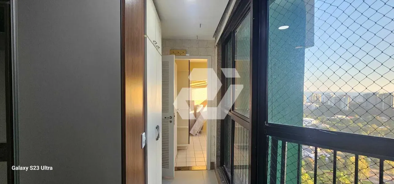 Apartment with 3 bedrooms, 5 bathrooms and balcony — photo 9
