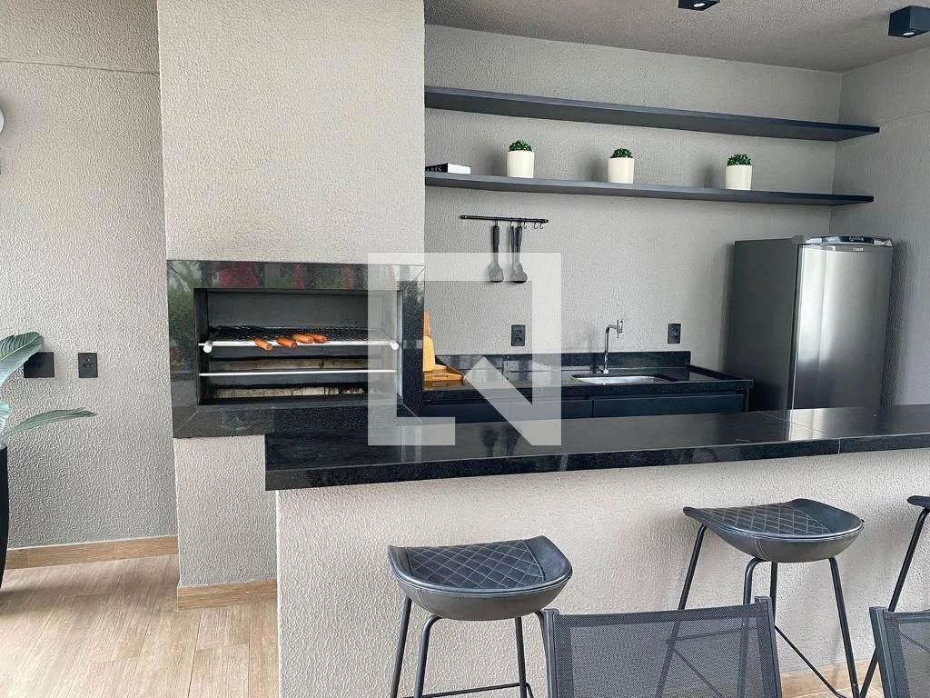 One-bedroom apartment in a building with a gym — photo 15