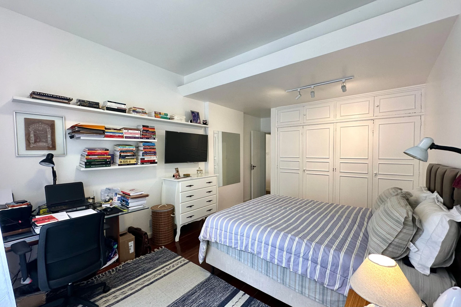 75 m² apartment with a washing machine and a home office — photo 8