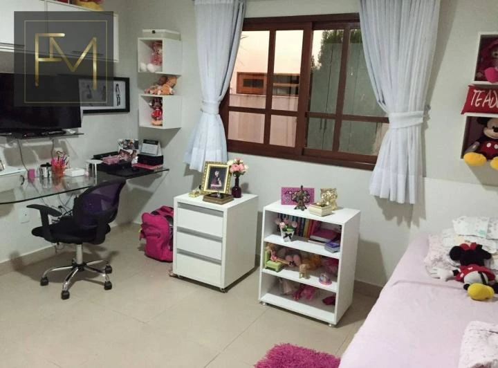 House in a gated community with 3 bedrooms and 240 m² — photo 7