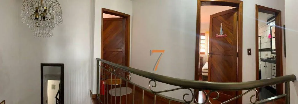 Furnished house with a workspace and 5 bedrooms — photo 40