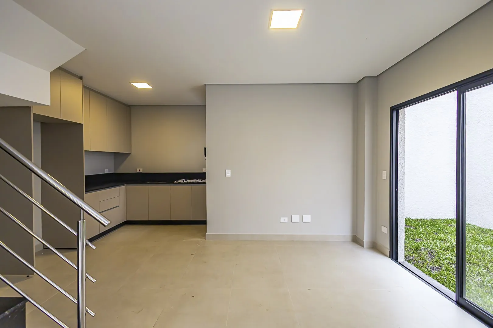 House with 3 bedrooms, 3 baths and 2 parking spots — photo 5