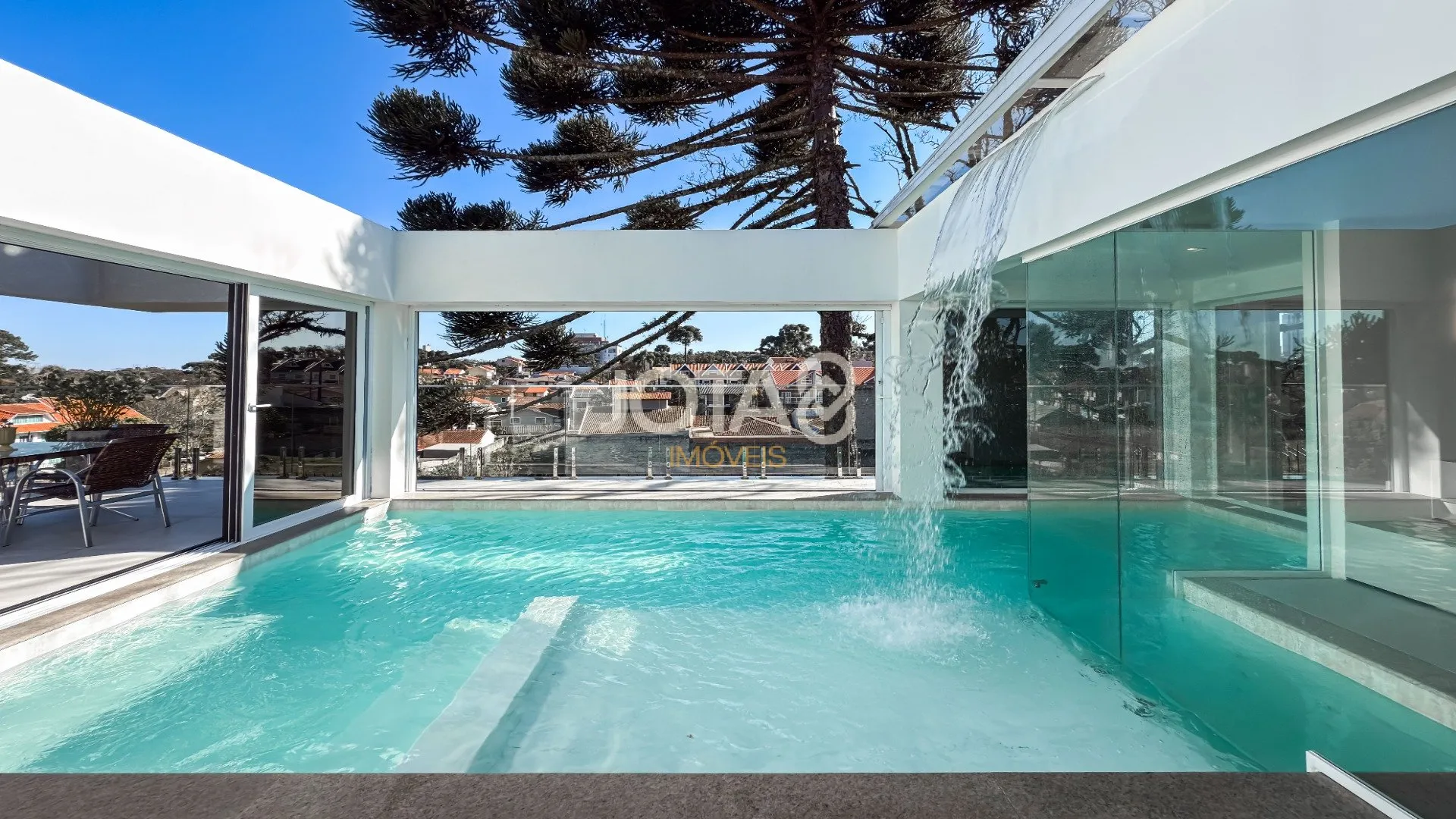 Меблированный дом с 4 спальнями и 635 м² и 7 местами — photo 7