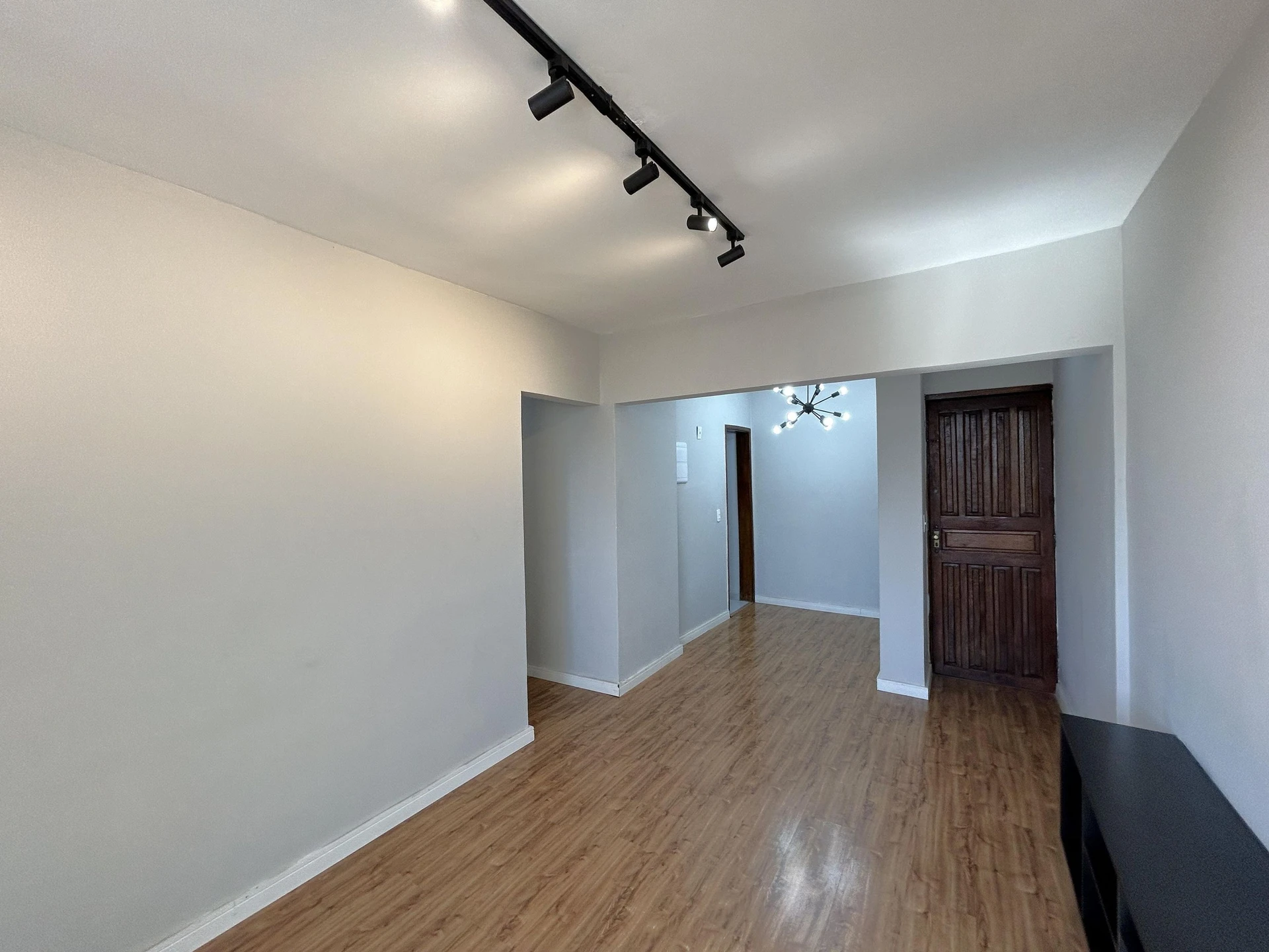 Home office in a 2-bedroom apartment, 63 m² — photo 31