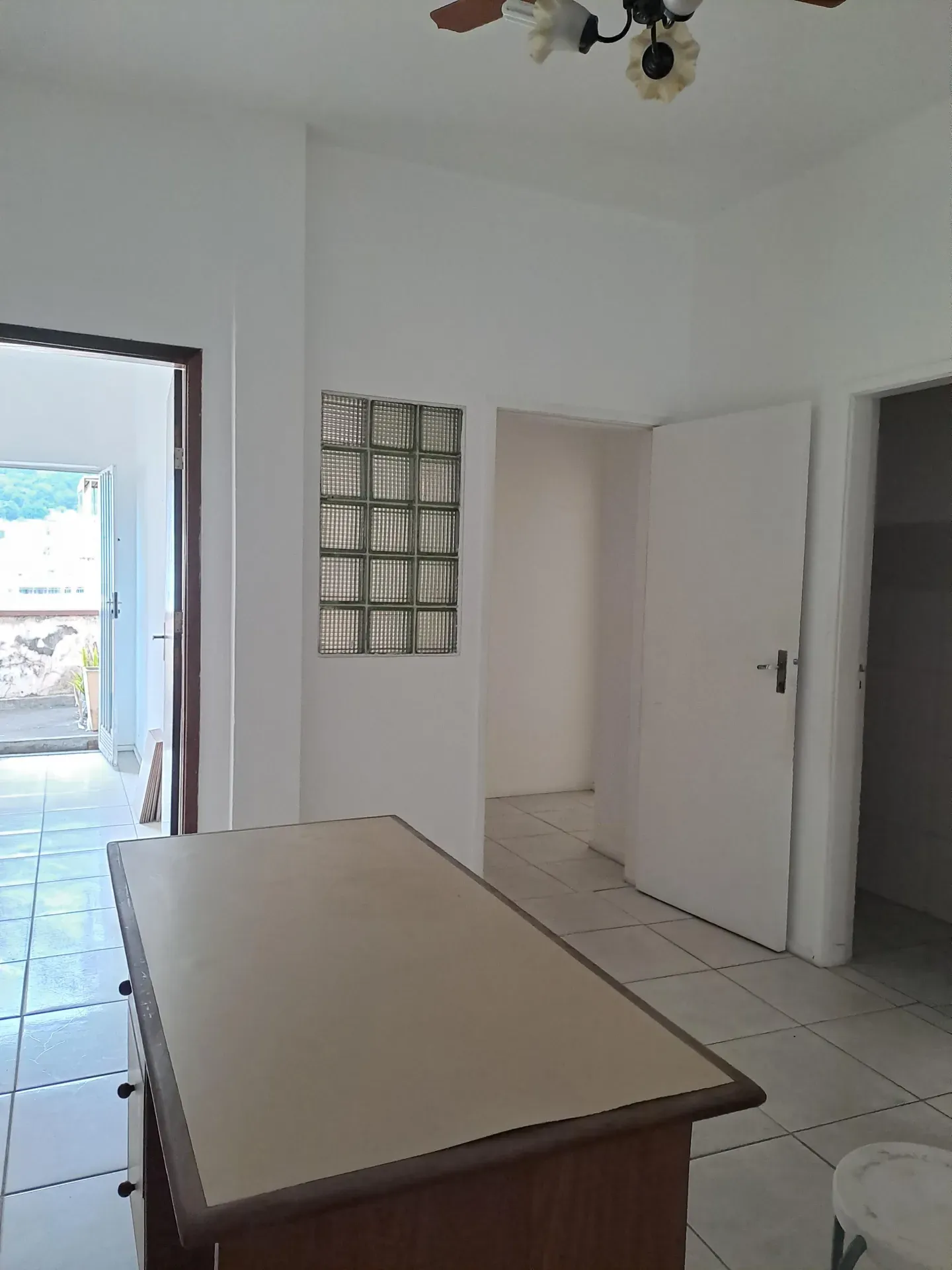 Unfurnished apartment with 300 m² on the 11th floor — photo 17