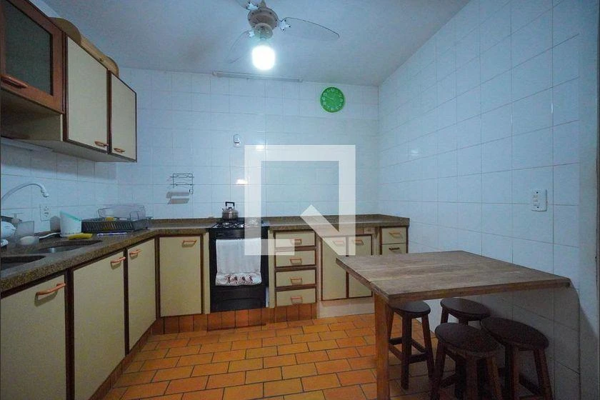 Furnished house with 4 bedrooms and 209 m², 3 bathrooms — photo 40
