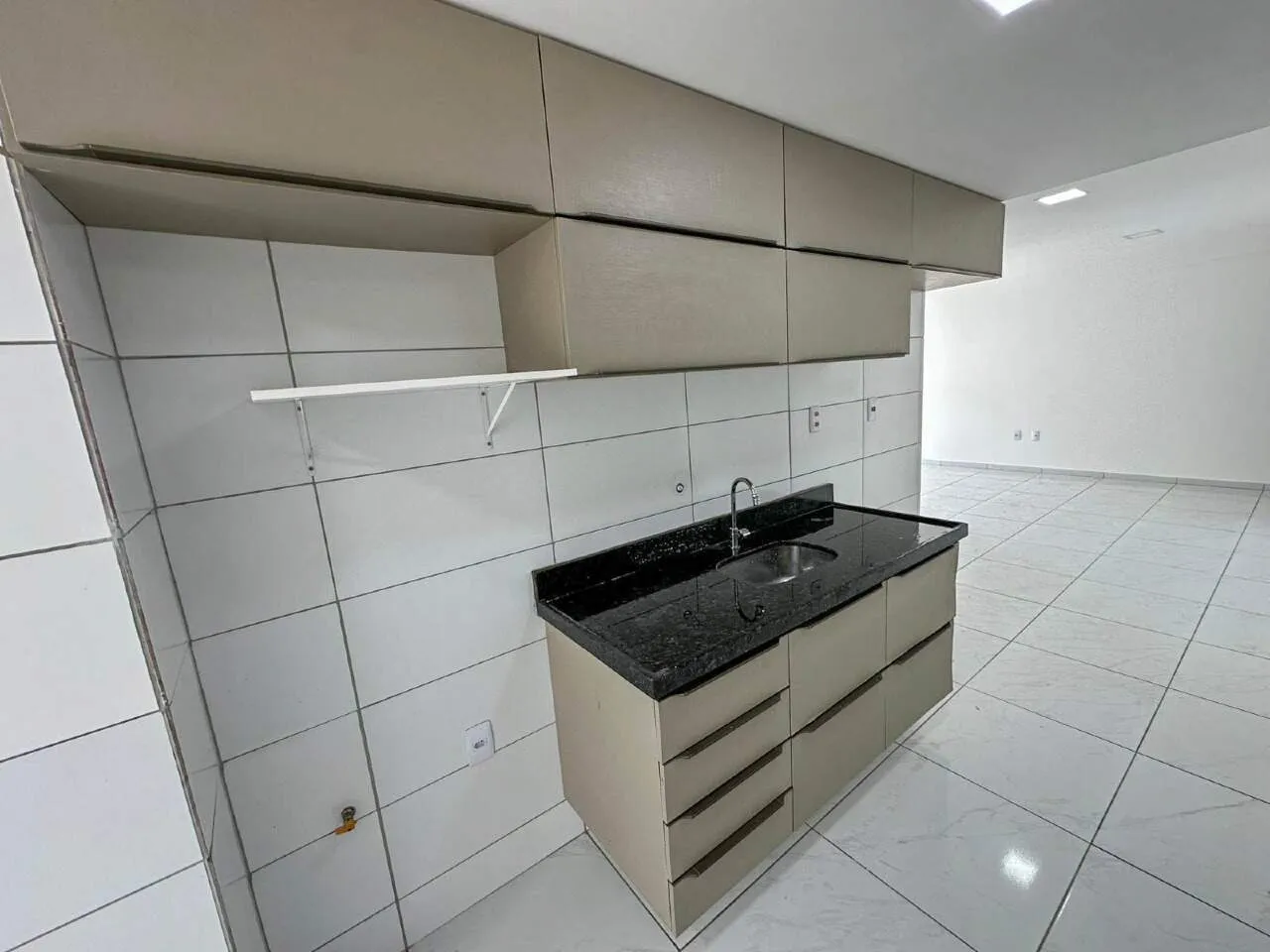 3-bedroom apartment with balcony and 1 en-suite — photo 8