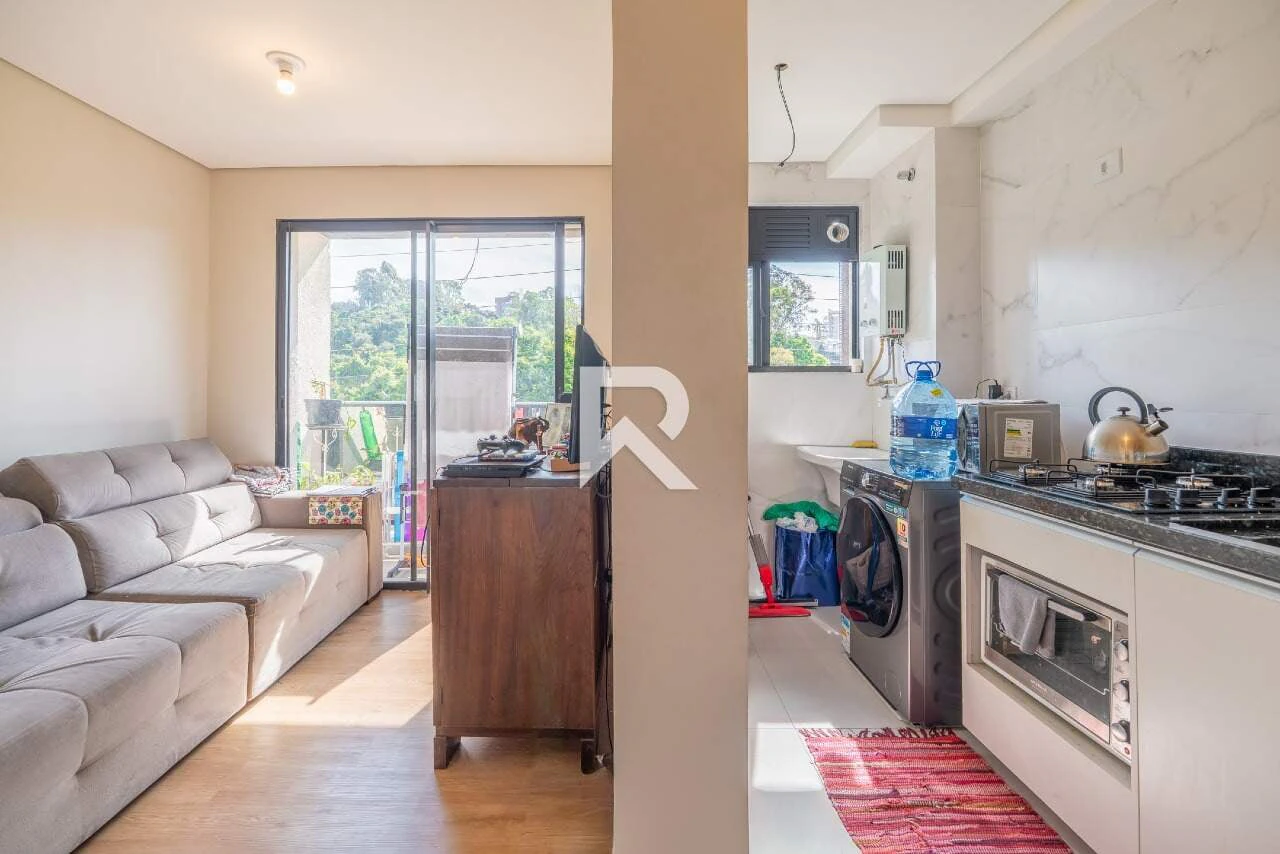 2-bedroom apartment with a walk-in closet in Curitiba — photo 2