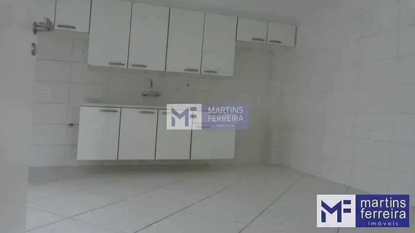 Apartamento sem mobília com 2 quartos e cozinha fechada — photo 7