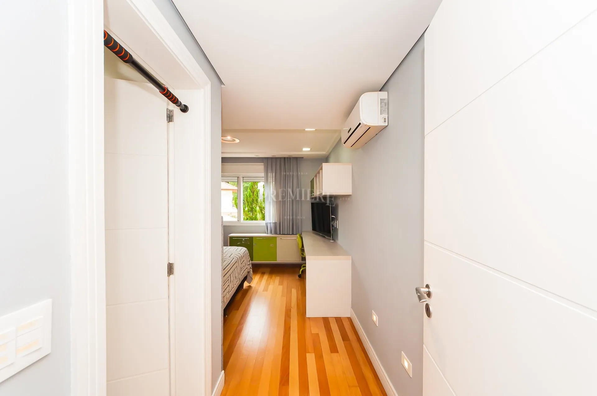 House with 3 en-suite bedrooms and 450 m² — photo 4