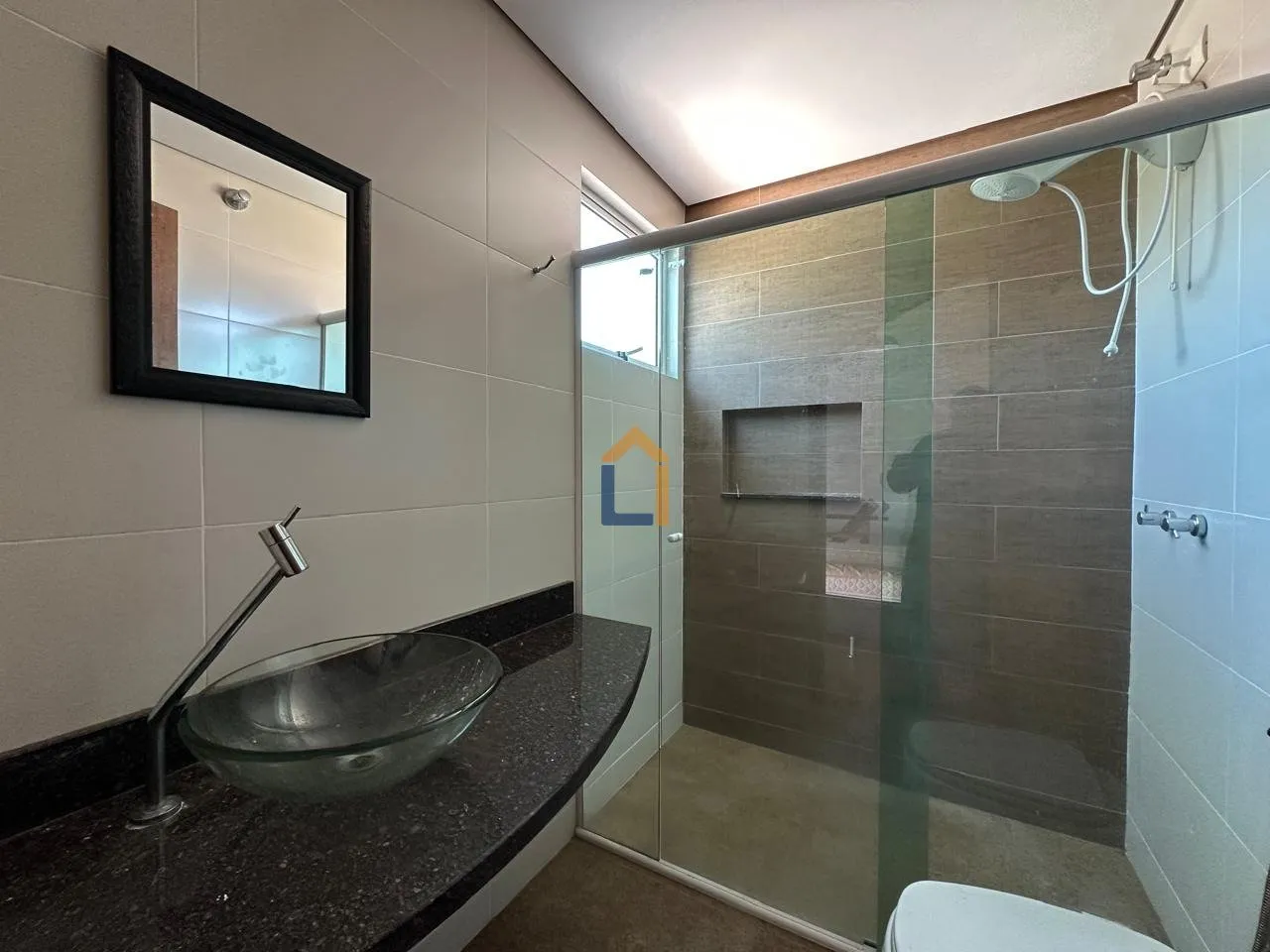 400 m² house with floor-to-ceiling windows and a fireplace — photo 12