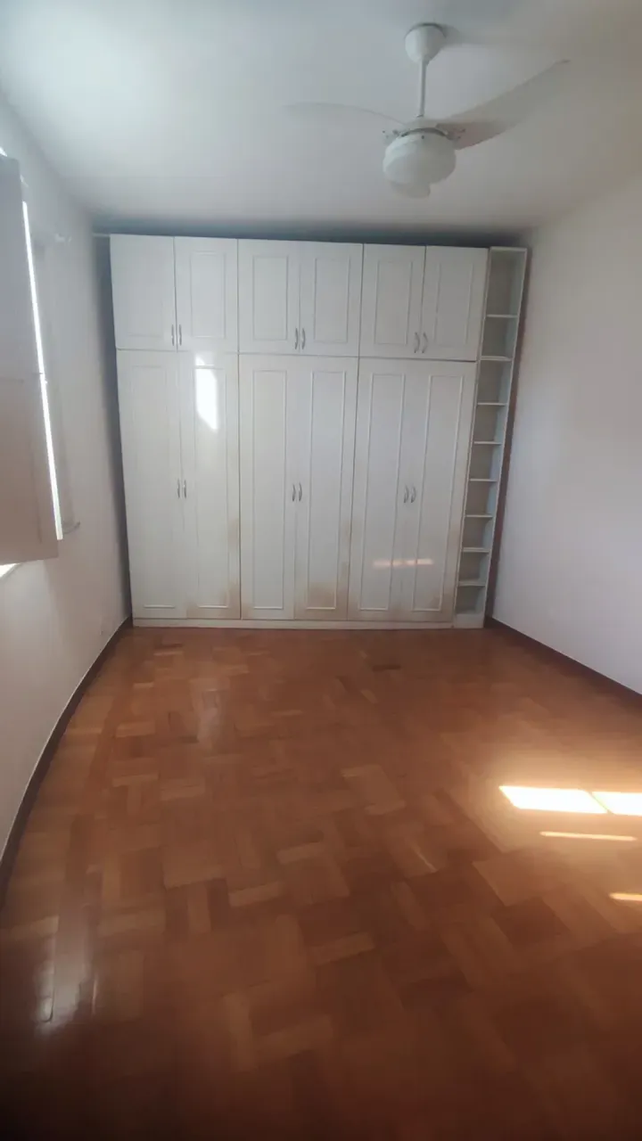 Apartamento de 1 quarto com piso de madeira e 1 vaga — photo 3