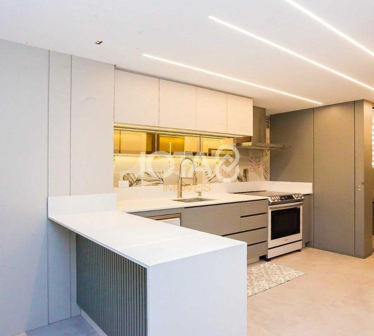 Furnished 3-bedroom apartment with 201 m² — photo 8