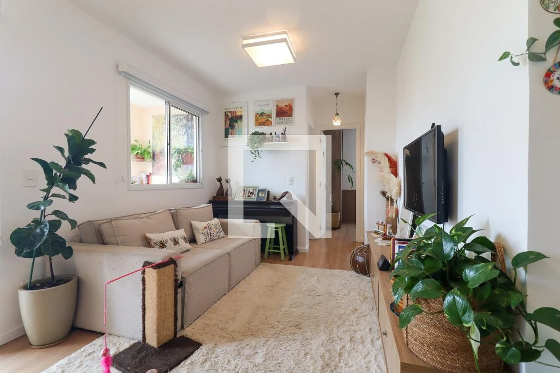 2-bedroom apartment with a glass-enclosed balcony — photo 8