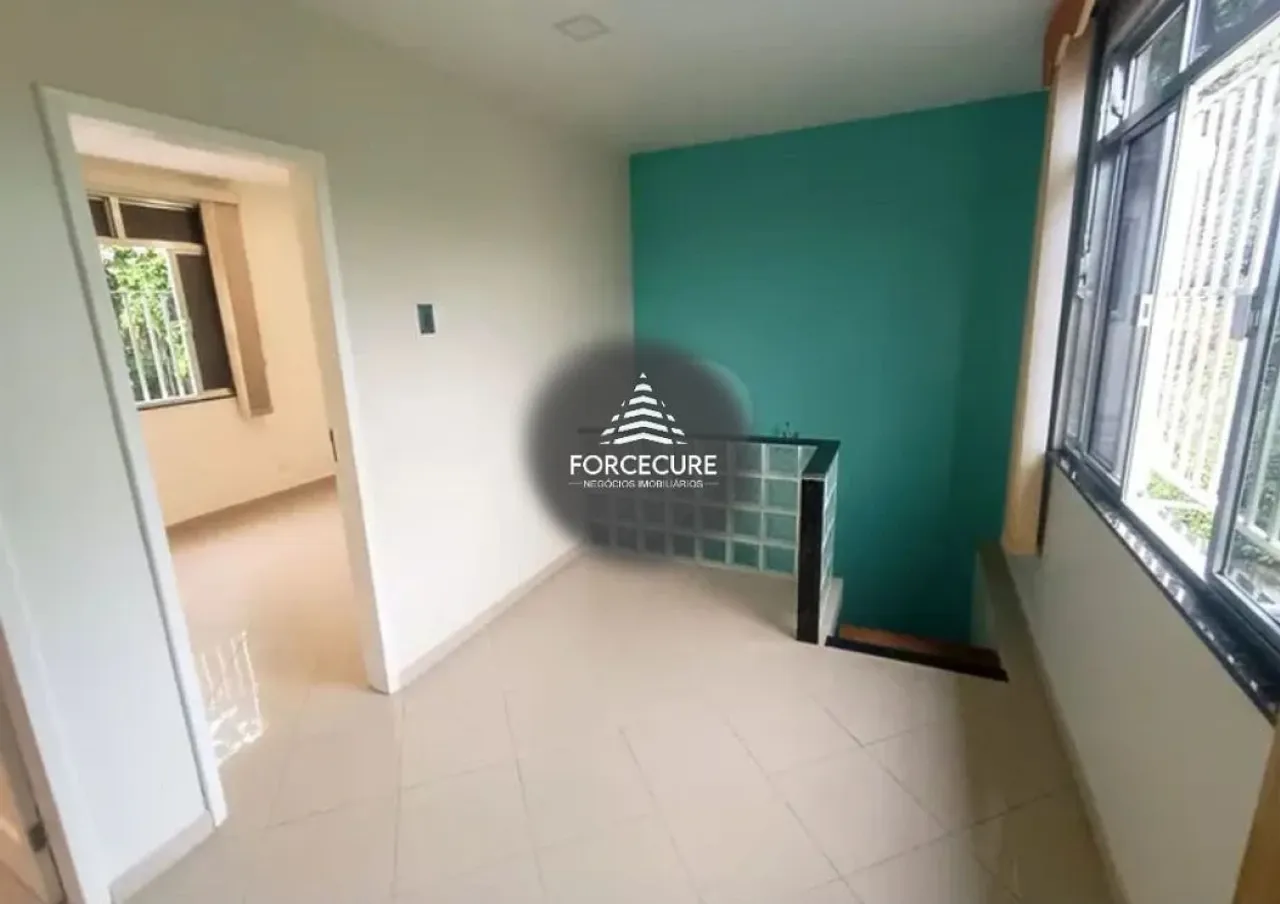 3-bedroom apartment with 3 bathrooms and tile floors — photo 14