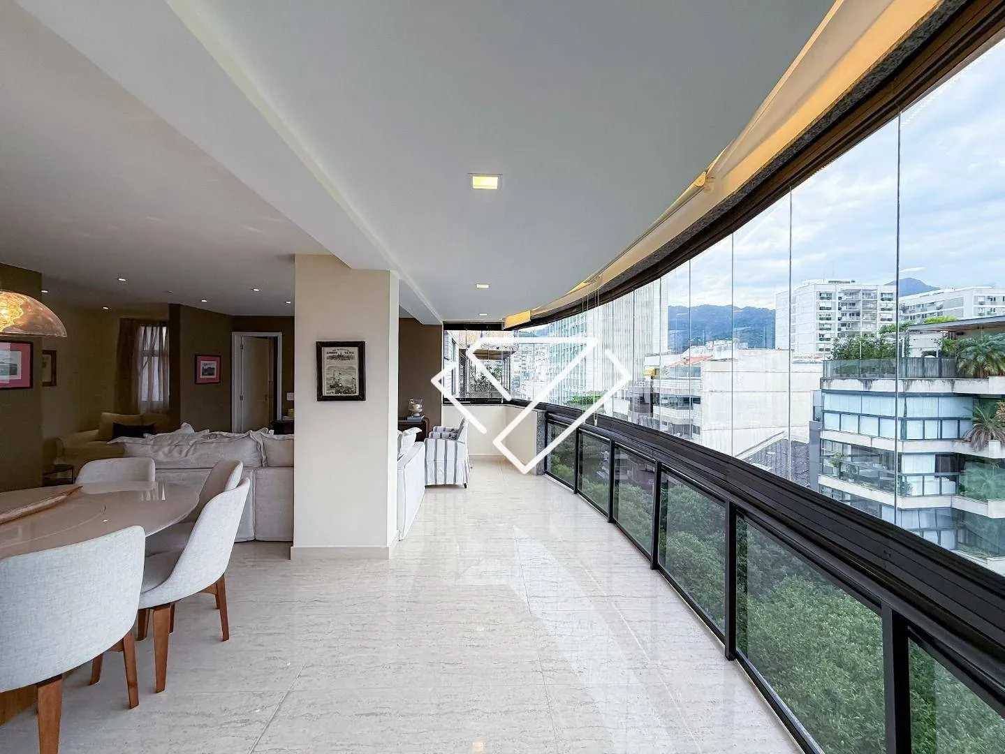 Furnished 4-bedroom apartment on the 6th floor — photo 6