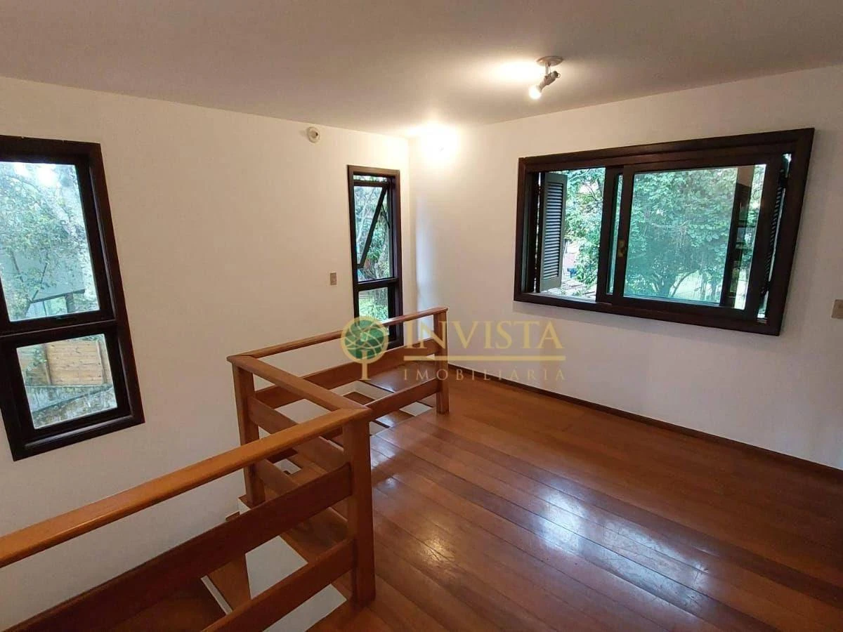 Балкон з грилем та 3 спальні: будинок 735 м² — photo 18