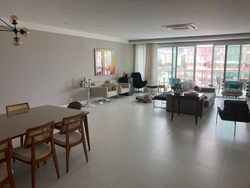 Renovated apartment with 4 suites and 292 m² — photo 5