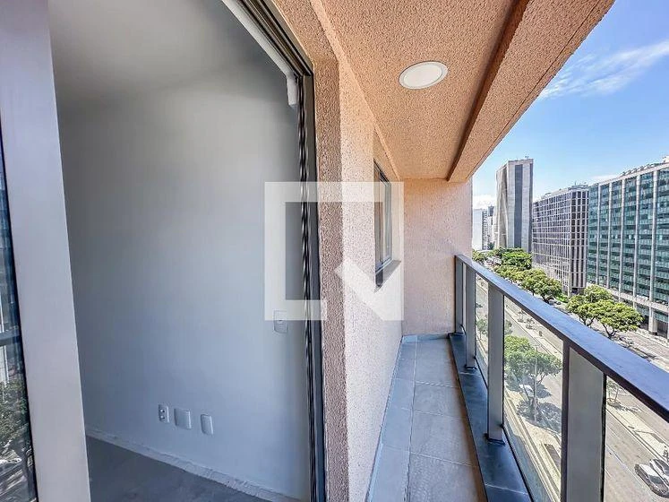 Apartment, 55 m², with a glass-enclosed balcony — photo 9