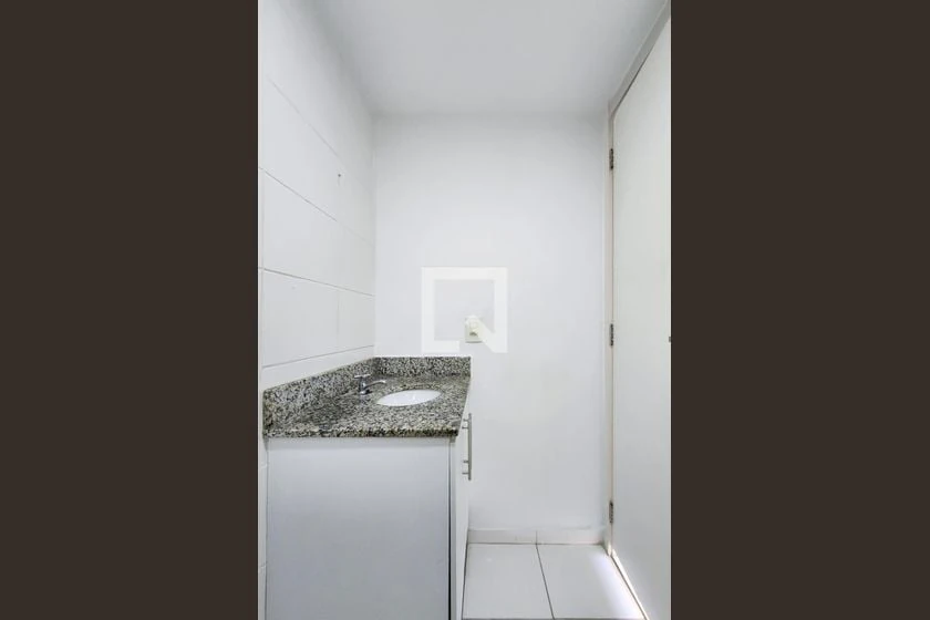 2-bedroom apartment in a building with a gym — photo 43