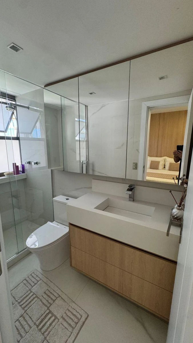 Walk-in closet in a 4-bedroom apartment, 217 m² — photo 27