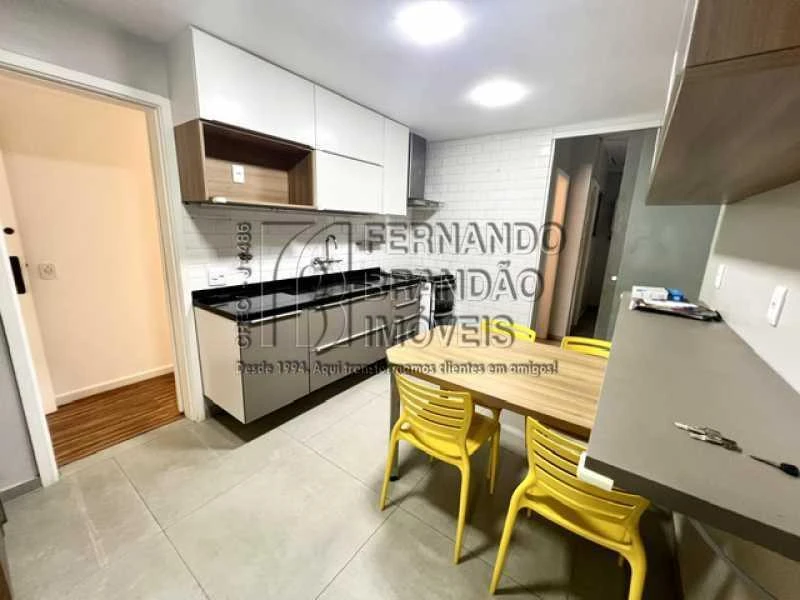 Apartamento de 3 quartos com closet — photo 9
