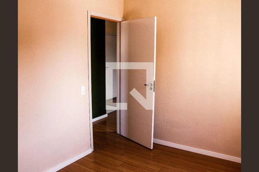 2-bedroom apartment with wood or laminate floors — photo 8