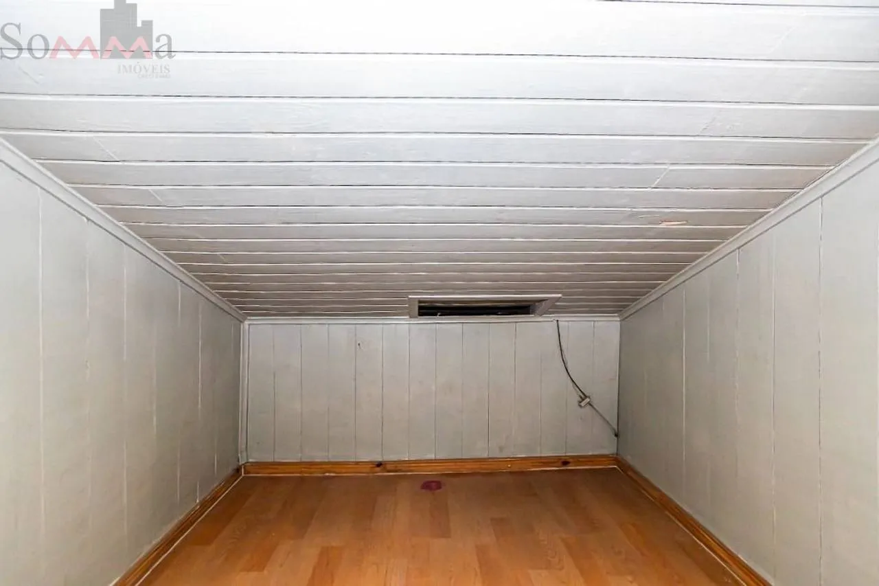 2-bedroom apartment with wood or laminate floors — photo 31