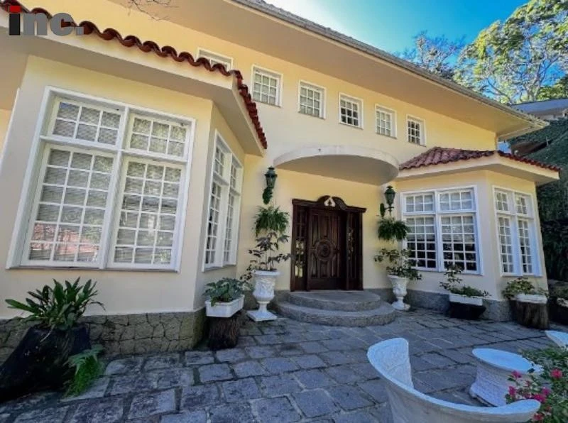 Casa neocolonial con 4 dormitorios y 3 suites — photo 26