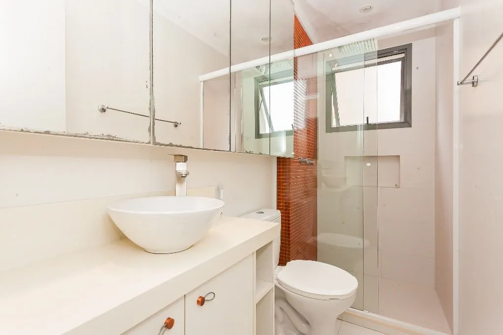 Rental apartment with 3 en-suite bedrooms and 4 baths — photo 43