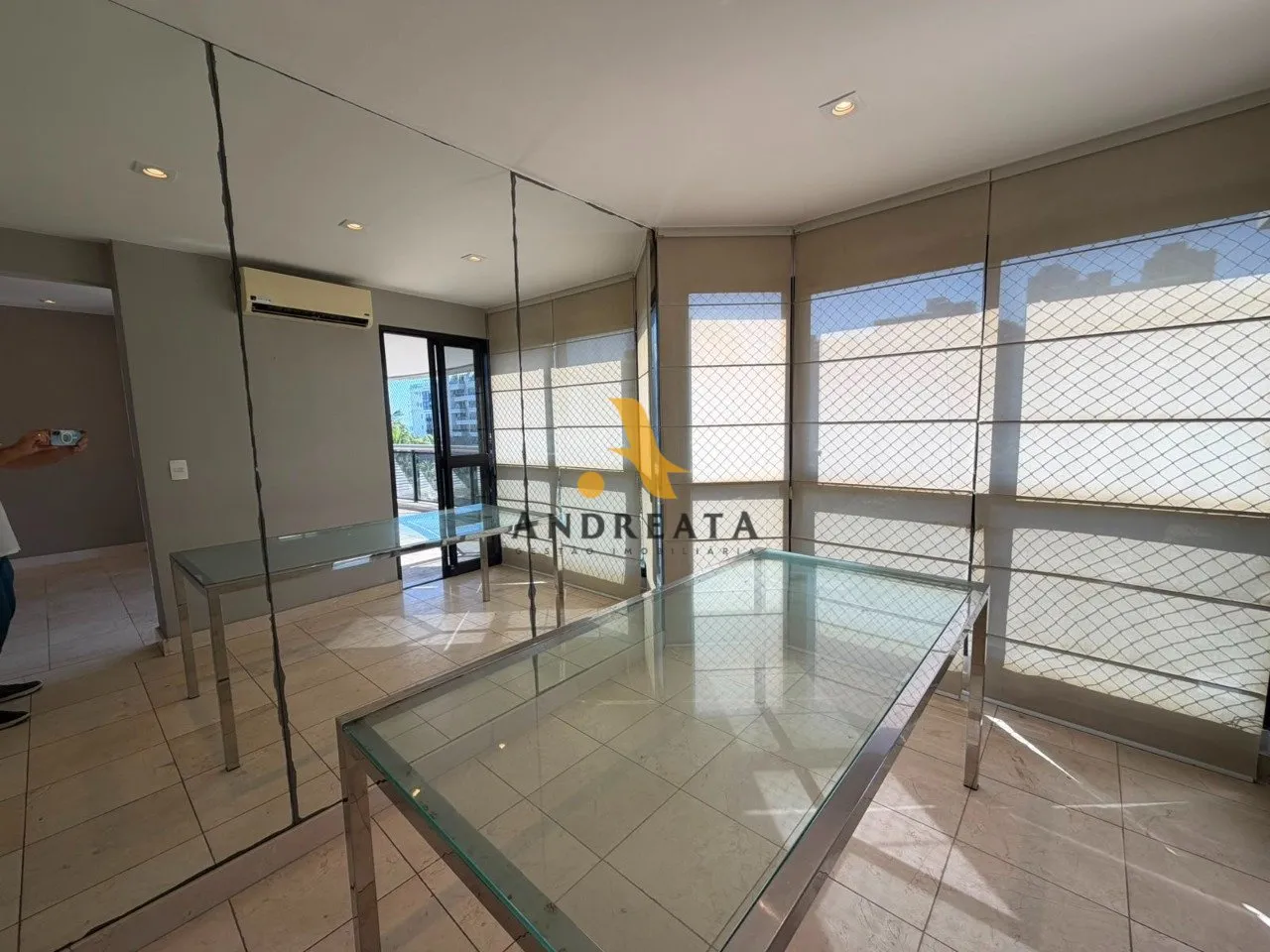 Unfurnished 4-bedroom apartment with 4 bathrooms — photo 7
