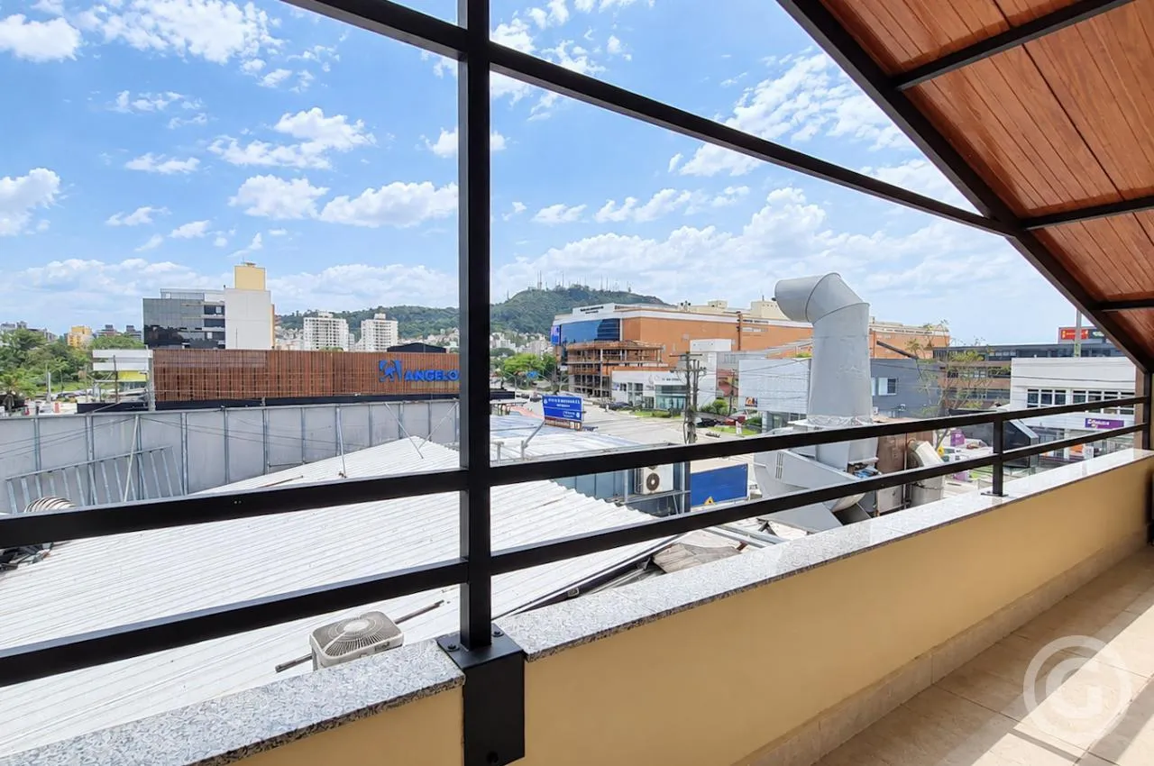One-bedroom apartment with a home office in Florianópolis — photo 15