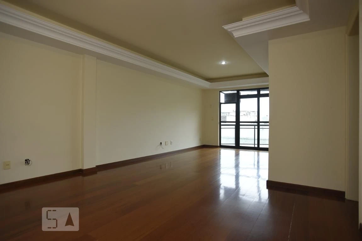 4-bedroom apartment (2 en-suite) with separate kitchen — photo 7
