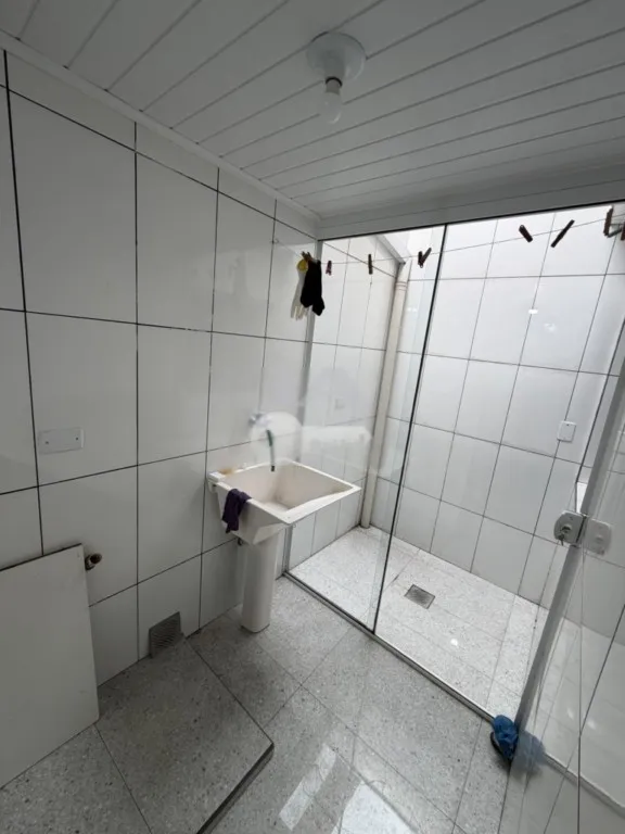 2-bedroom house with a washing machine — photo 12