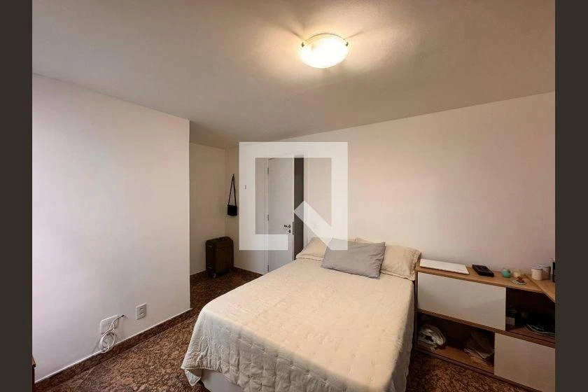 4 quartos e banheira: apartamento de 233 m² — photo 24